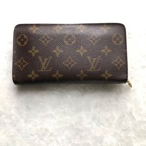 Louis Vuitton Monogram Canvas Wallet